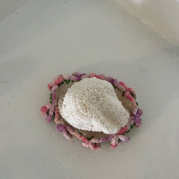 Vintage Dark Green Dressmaker Doll Coat w/ Crochet Flower Hat & Mini Hanger - Picture 9 of 10